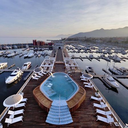 Hotel Yacht Club Marina Di Loano Exterior foto