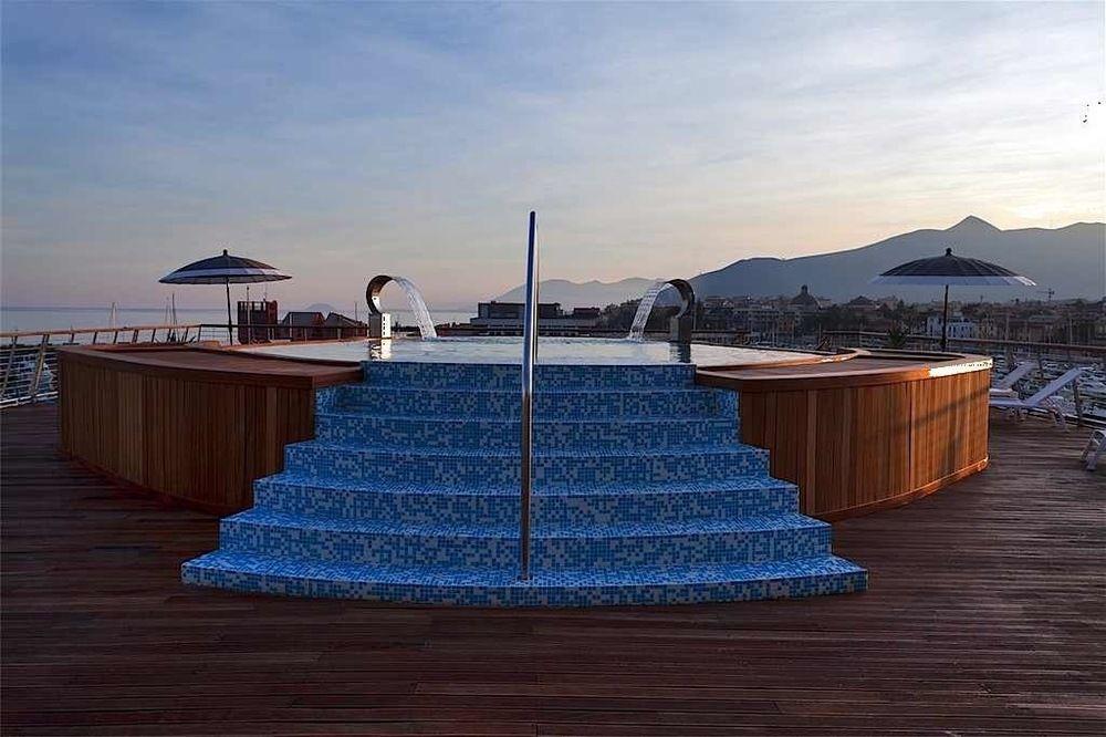 Hotel Yacht Club Marina Di Loano Exterior foto