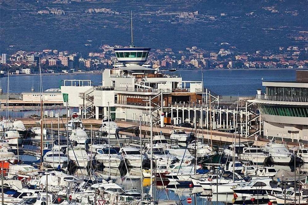 Hotel Yacht Club Marina Di Loano Exterior foto