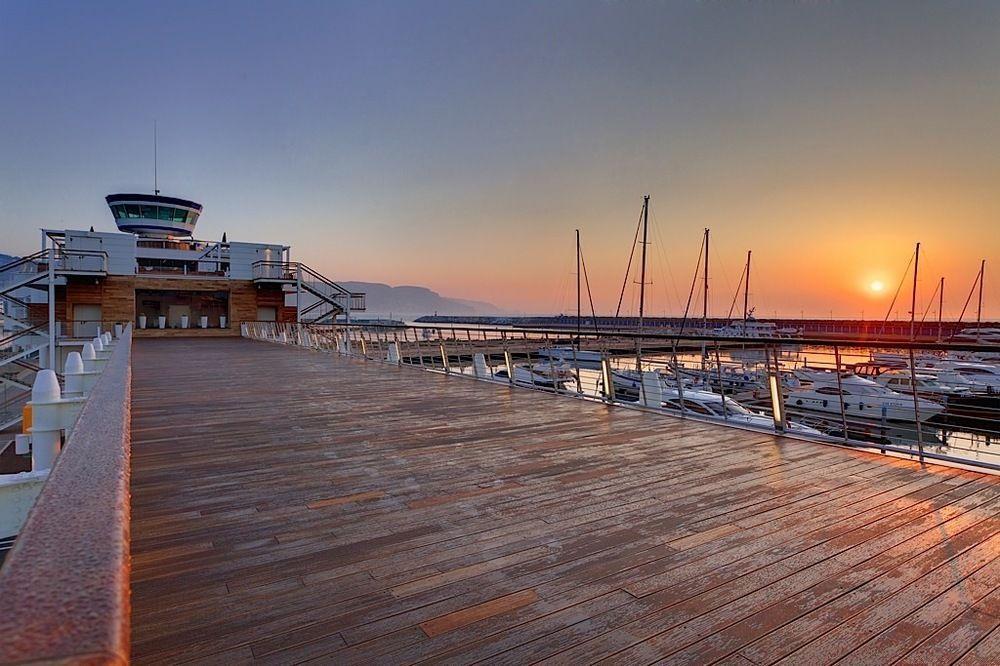 Hotel Yacht Club Marina Di Loano Exterior foto