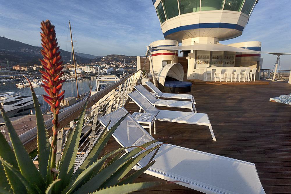 Hotel Yacht Club Marina Di Loano Exterior foto