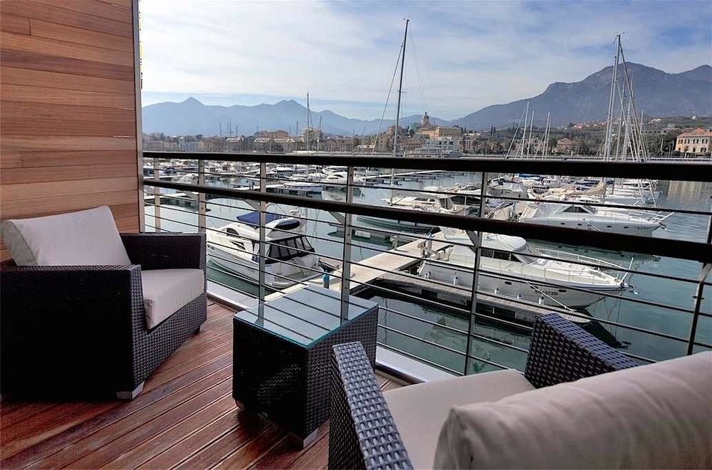 Hotel Yacht Club Marina Di Loano Exterior foto